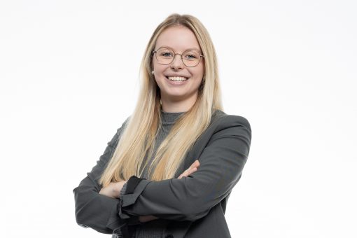 Lena S.